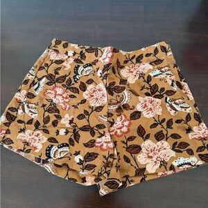 Janie and Jack Butterfly & floral print girls shorts - size 10